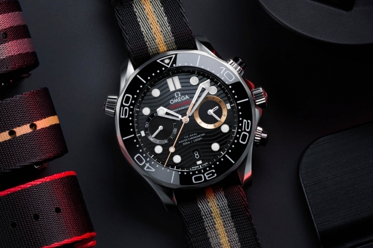 OMEGA - SEAMASTER - 210.32.44.51.01.002 - 007首枚海馬計時碼錶登場！歐米茄將《007：初露鋒芒》遊戲裝備帶到現實