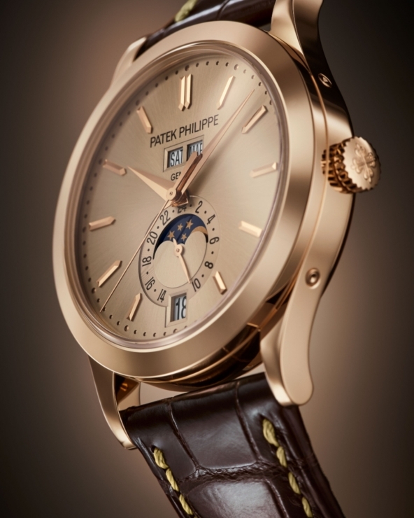 PATEK PHILIPPE - COMPLICATIONS - 5396R-016 - 藏家必看的沙米色面盤｜百達翡麗 5396R 年曆腕錶三十週年致敬之作