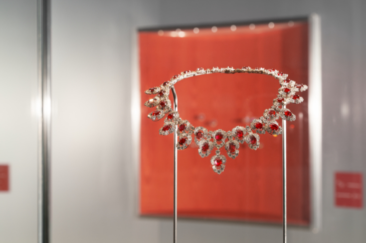 BVLGARI - 「寶格麗萬花筒：色彩、文化與工藝」典藏回顧展於上海揭幕