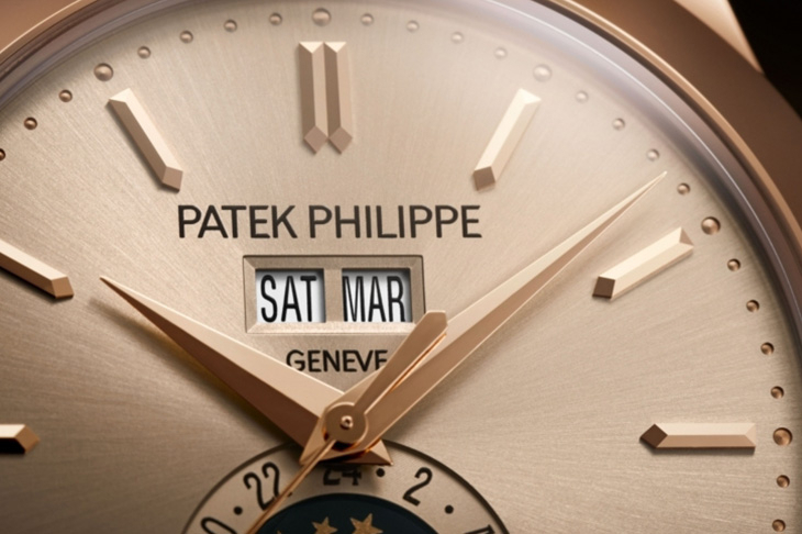 PATEK PHILIPPE - COMPLICATIONS - 5396R-016 - 藏家必看的沙米色面盤｜百達翡麗 5396R 年曆腕錶三十週年致敬之作