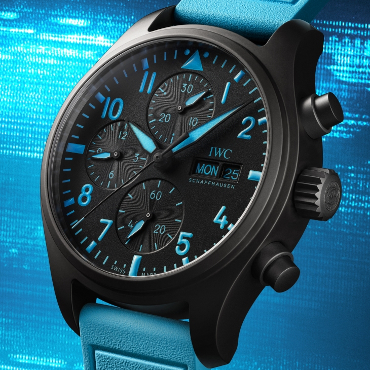IWC - PILOT - IW389411 - 車手極速藍入作！IWC聯手與Mercedes-AMG馬石油F1™車隊車手George Russell推限量飛行雙傑