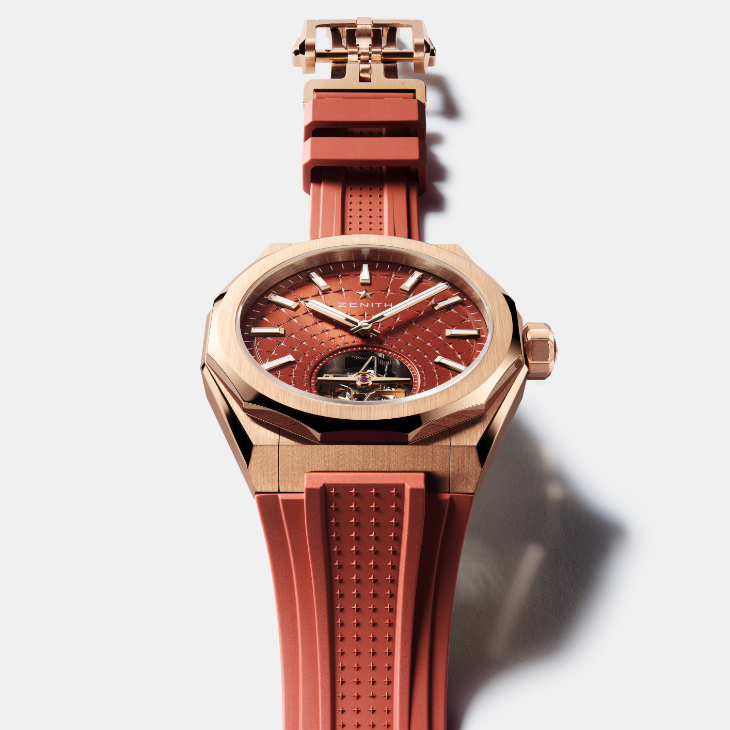 VACHERON CONSTANTIN - OVERSEAS - 6000V/210T-H179 - 八方紅運,共迎新歲!2026年紅色錶盤腕錶八選