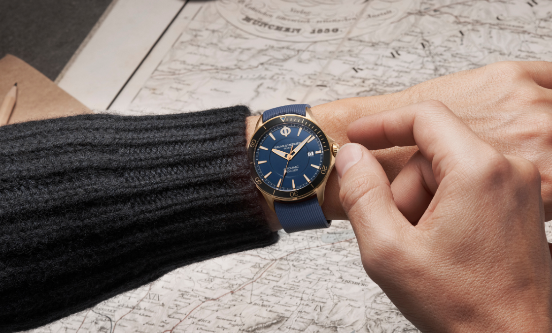 Baume & Mercier - Clifton - M0A10503 - 銅首無欺，名士首枚克里頓俱樂部系列青銅腕錶以色彩展現名流風格