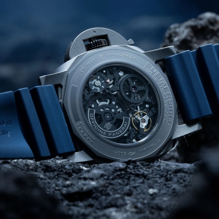 PANERAI - SUBMERSIBLE - PAM01495 - 專利隱形日期加上DMLS鈦金屬，沛納海 PAM01495 重新定義高階鏤空潛水錶
