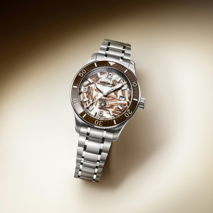 MONTBLANC - ICED SEA - 137211 - 封存萬年冰川的靈魂 2026萬寶龍Iced Sea系列 一場關於亞化石、仿舊鋼與珊瑚日落的材質奇點