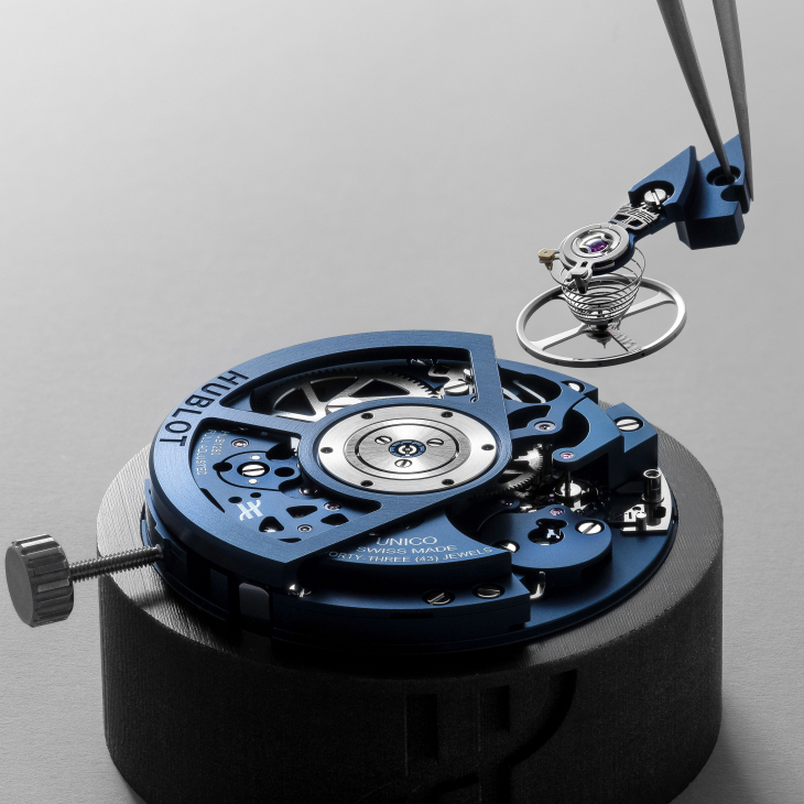 HUBLOT - SQUARE BANG - 821.MX.4800.RX - 當機械工藝遇上幾何美學 Square Bang Unico 創新演繹個性化方型高階運動錶