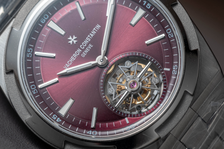 VACHERON CONSTANTIN - OVERSEAS - 6000V/210T-H179 - 江詩丹頓Overseas罕見酒紅面盤現身|超薄萬年曆與鈦金屬陀飛輪全解析