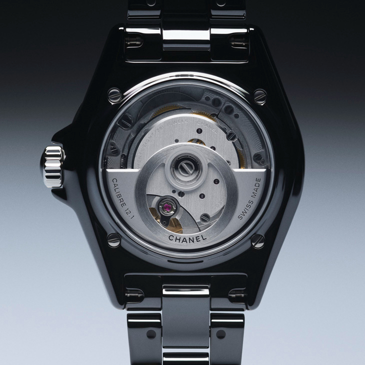 CHANEL - J12 - (J12 Superleggera Caliber 12.1 42毫米腕錶) - J12:來自航海世界的原創風格,跨越性別的全新尺寸