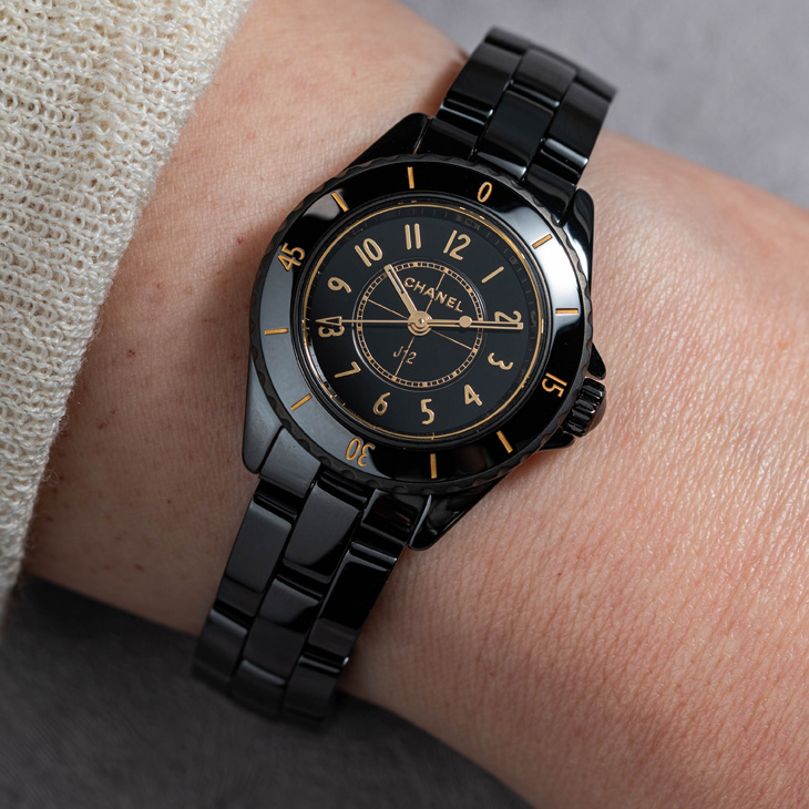 CHANEL - J12 - (J12 Superleggera Caliber 12.1 42毫米腕錶) - J12:來自航海世界的原創風格,跨越性別的全新尺寸