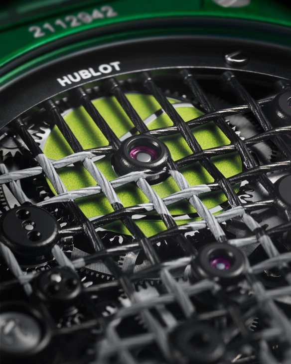 HUBLOT - BIG BANG - 429.QKG.0120.NR.DJO26 - 捕捉網球靈魂，見證草地賽場勝利｜Hublot Big Bang陀飛輪喬科維奇GOAT綠茵款