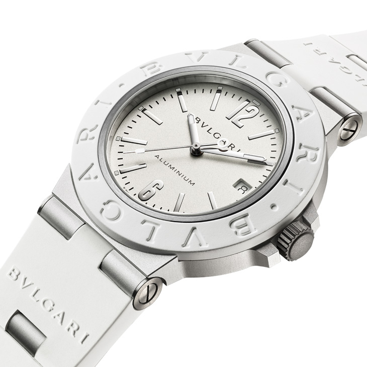 BVLGARI - BVLGARI∙BVLGARI - 104309 - 珍珠母貝馬賽克、冰藍&純白，夏日氛圍注入BVLGARI BVLGARI系列腕錶2026新作 