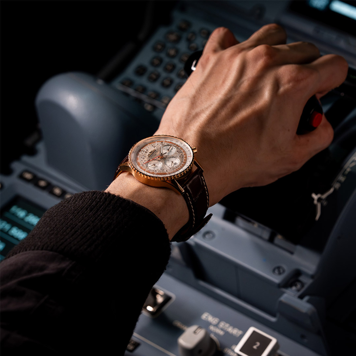 BREITLING - NAVITIMER - RB02301A1G1P1 - 機長廣播!STARLUX星宇航空xBREITLING百年靈,萬呎高空發表最新聯名腕錶